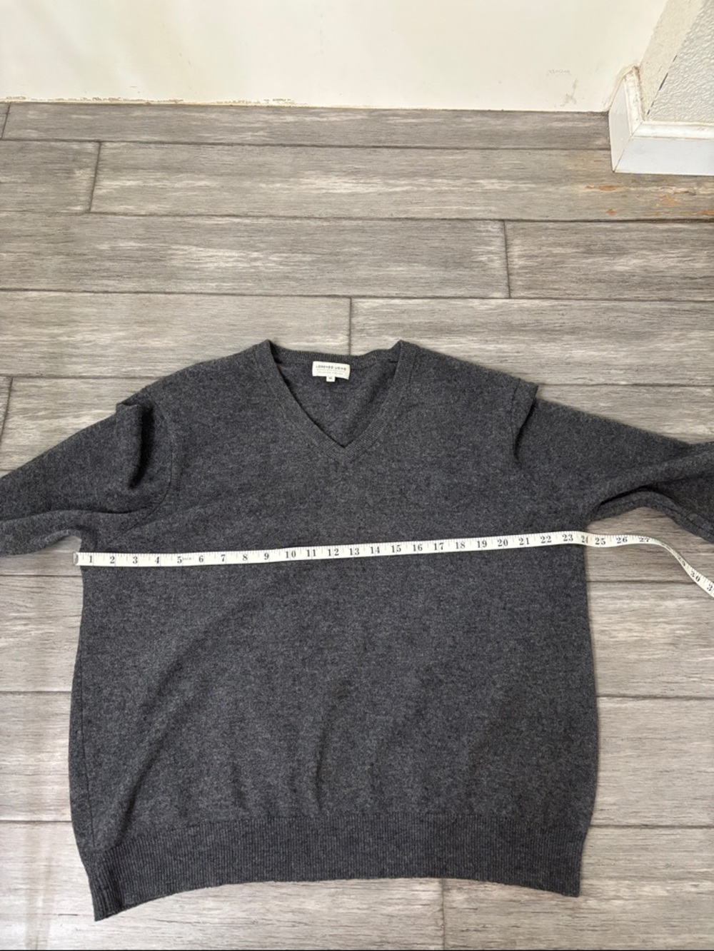 Lorenzo Uomo Charcoal Grey 100% Cashmere V-Neck Sweater Size L Quiet Luxury - Picture 8 of 9